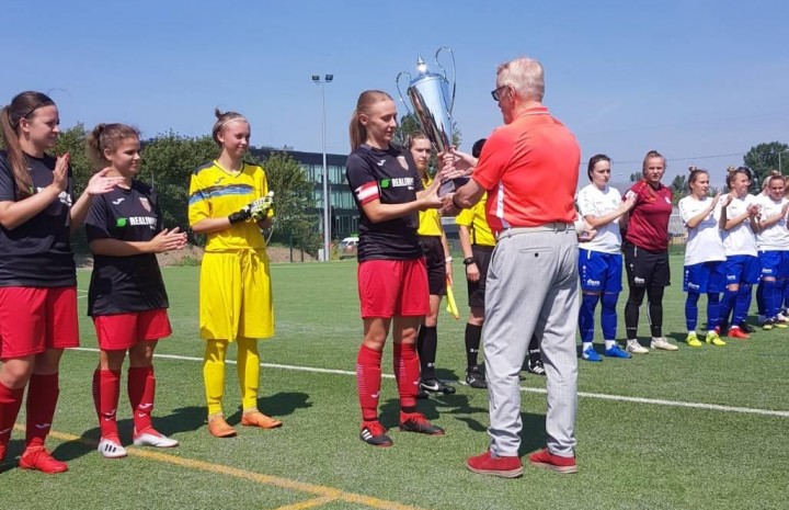 Puchary za awans na szczebel centralny