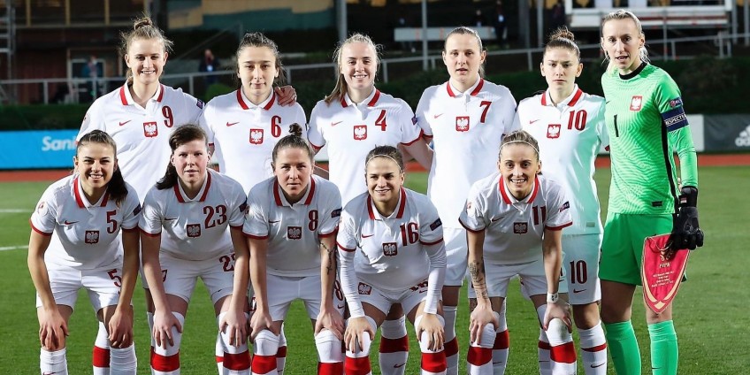 Pieniądze za kadrowiczki. O połowę mniej