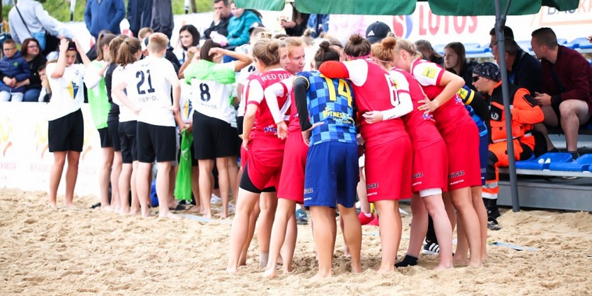 Uczestnicy Pucharu w Beach Soccerze