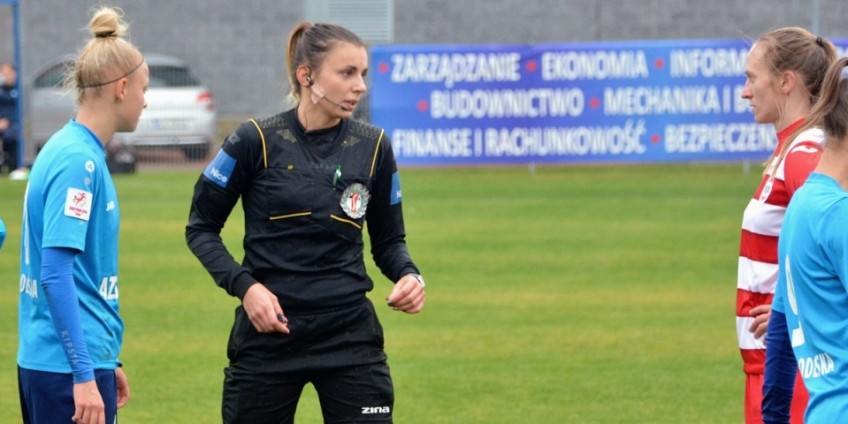 Słuchawki u połowy sędzi