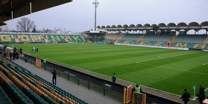 Piłka nożna bez publiczności