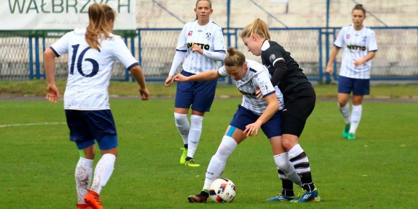 Ekstraliga coraz wcześniej