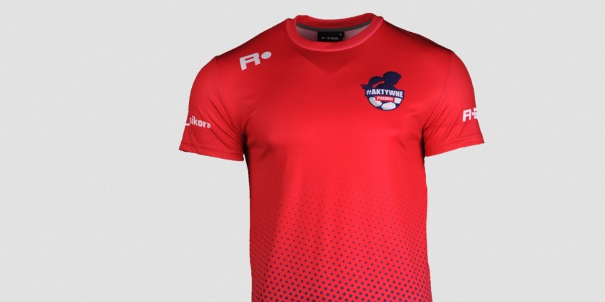 Aleksandra Sikora sprzedaje swoje koszulki