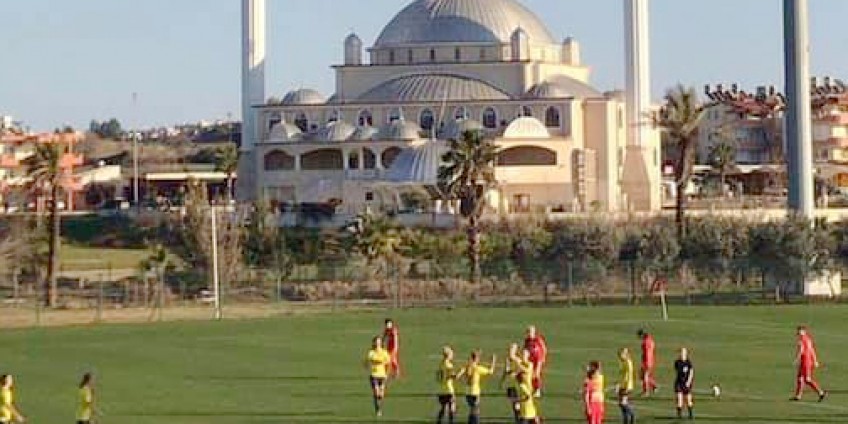 Minimalna porażka Medyka z wicemistrzem Danii