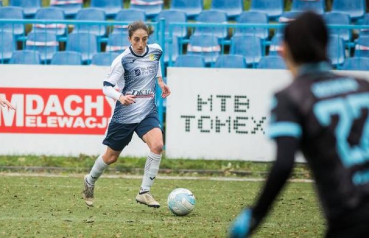 Profesor Kostova wraca do Czarnych!