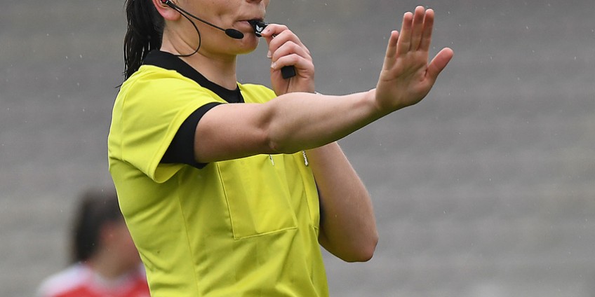 Grać i sędziować rywalkom