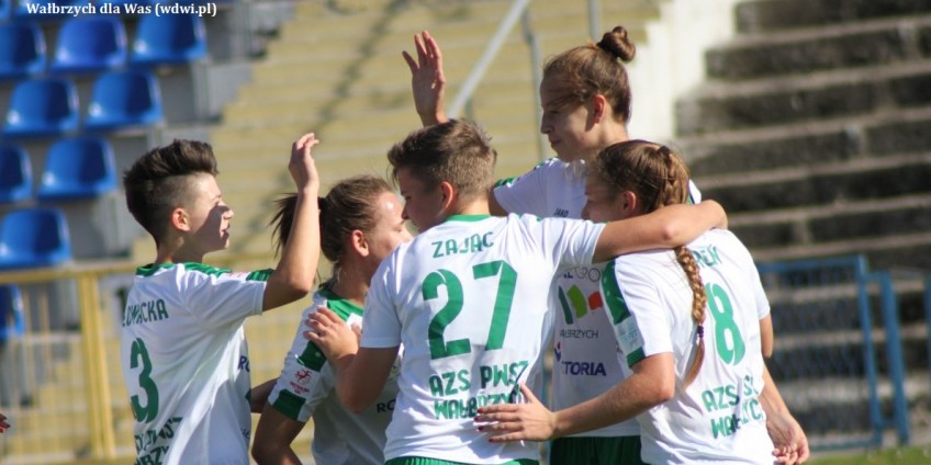 Ekstraliga: AZS PWSZ Wałbrzych - Mitech Żywiec 5:0