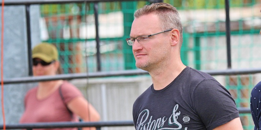 Selekcjoner na wszystkich meczach z Francuzkami