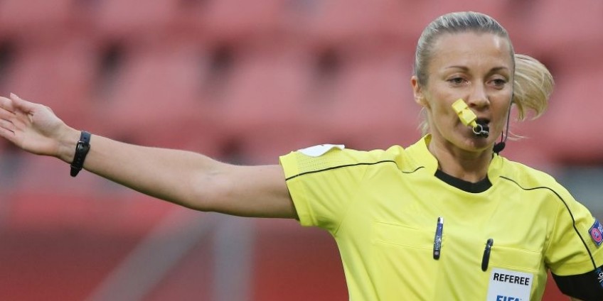 Monika Mularczyk sędziowała mecz Francji