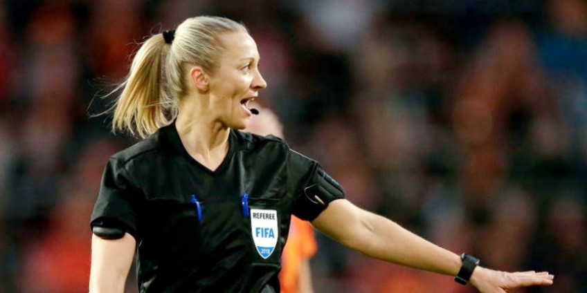 Spadek i awans w hierarchii