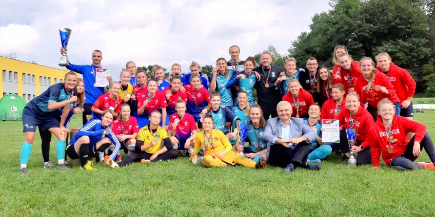 Nowe AMP'y dla UAM Poznań (foto)