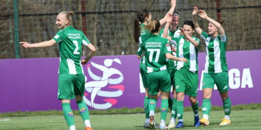 UJ rozbił Sportis. Hattrick Wróbel (foto)