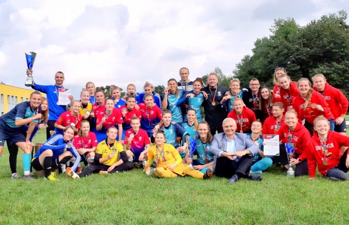 Nowe AMP'y dla UAM Poznań (foto)