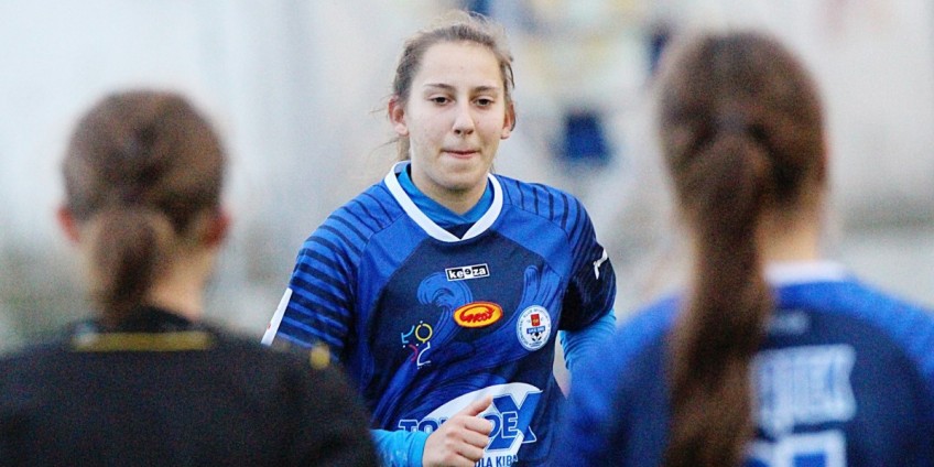 Zieniu. Piłkarka z paskiem