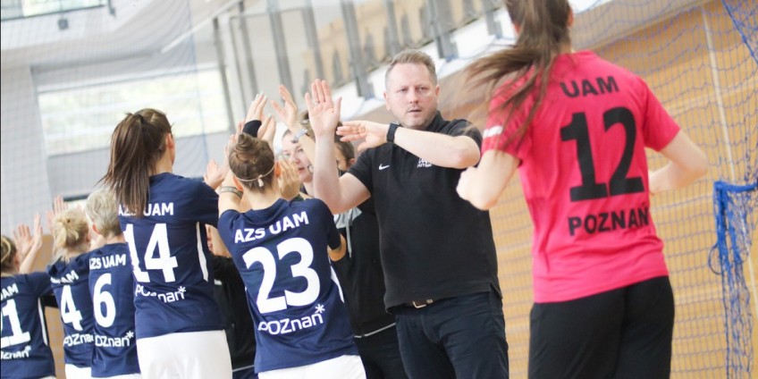 UAM Poznań leci do Europy