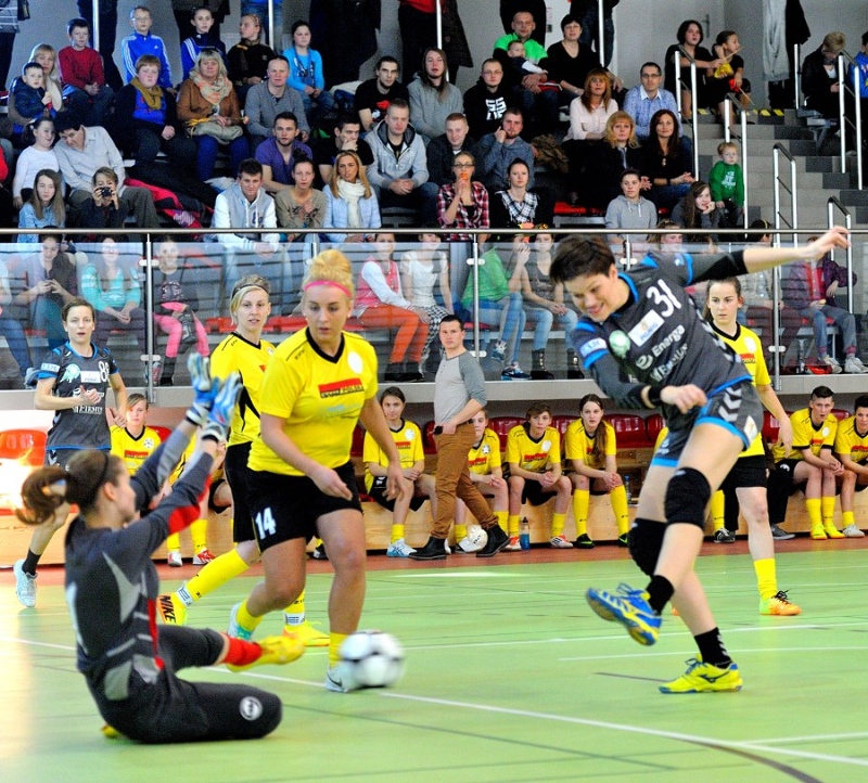 Gala piłki nożnej i ręcznej w Sianowie