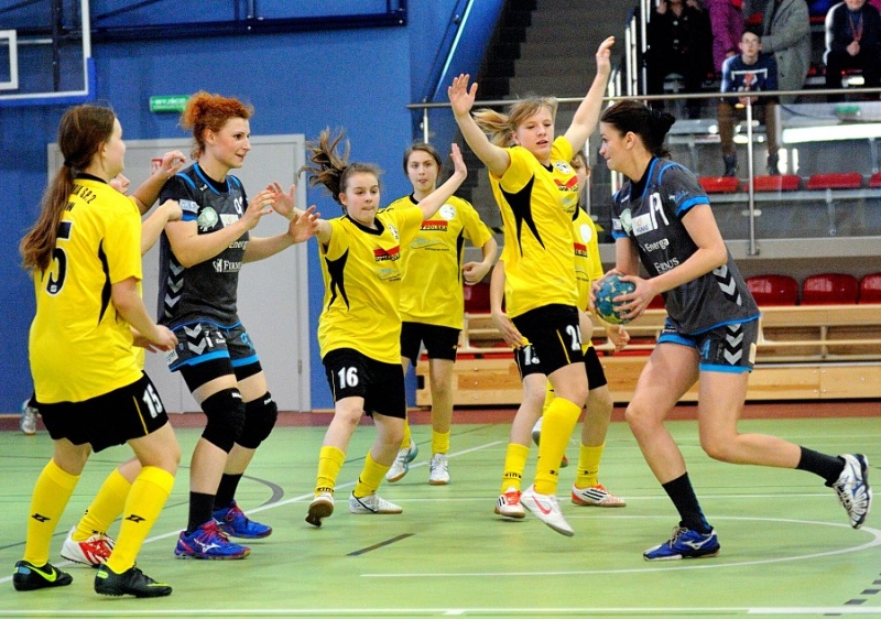 Gala piłki nożnej i ręcznej w Sianowie