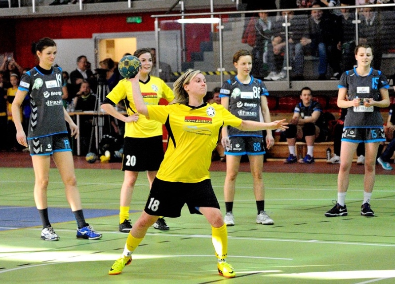 Gala piłki nożnej i ręcznej w Sianowie