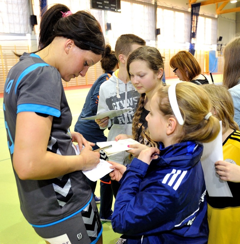Gala piłki nożnej i ręcznej w Sianowie