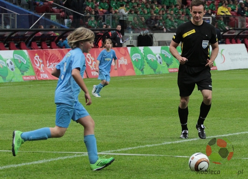 Z podwórka na stadion