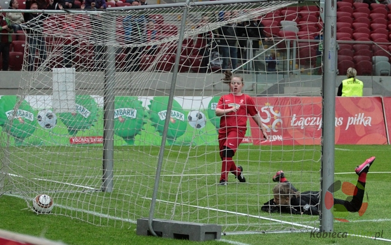 Z podwórka na stadion